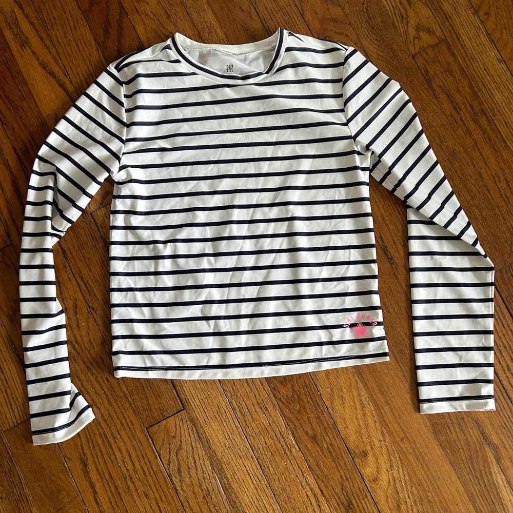 Big girl GAP top bathing suit. Great condition!